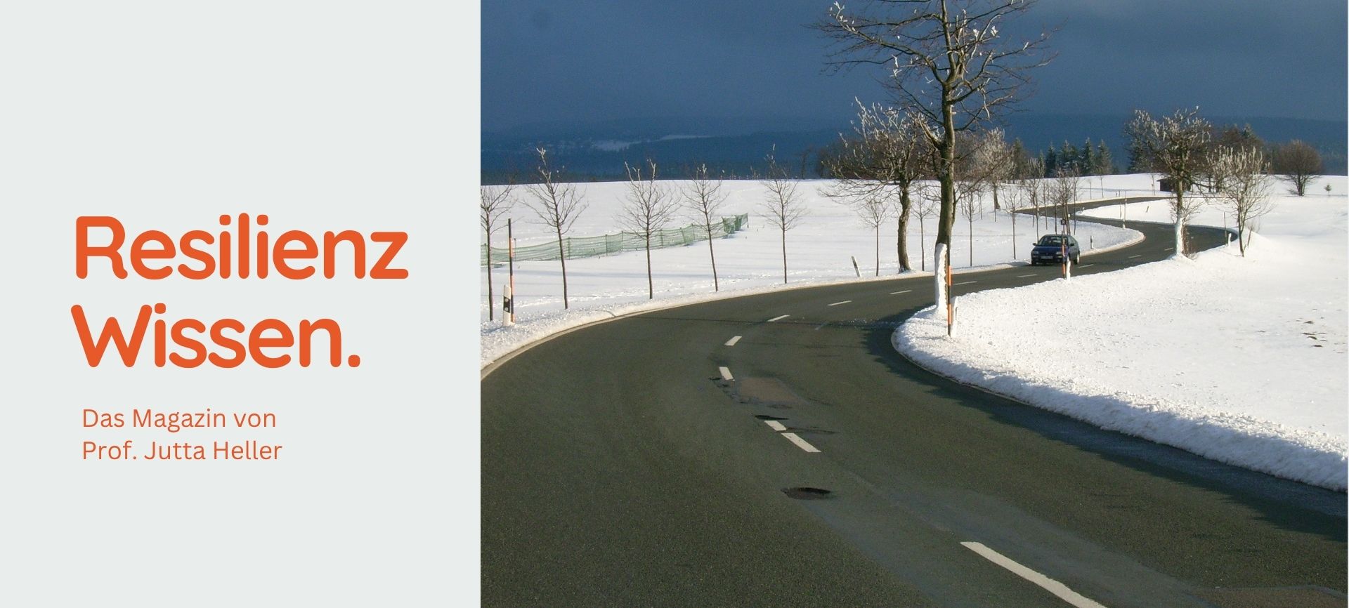 Kurvige Landstraße im Schnee mit einem herannahenden Auto als Symbol für den eigenen Lebensweg und den Resilienzschlüssel Zukunftsorientierung.